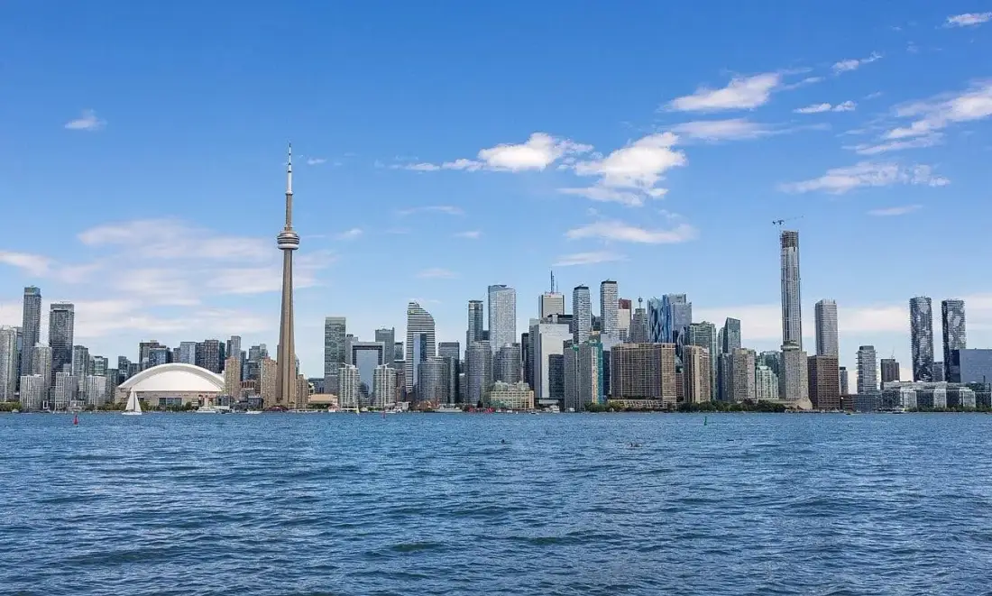 Canada Group Tour: Niagara, Toronto, Banff, Ottawa